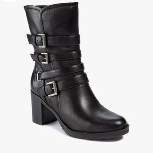 Bare Traps women's boots size 6.5M